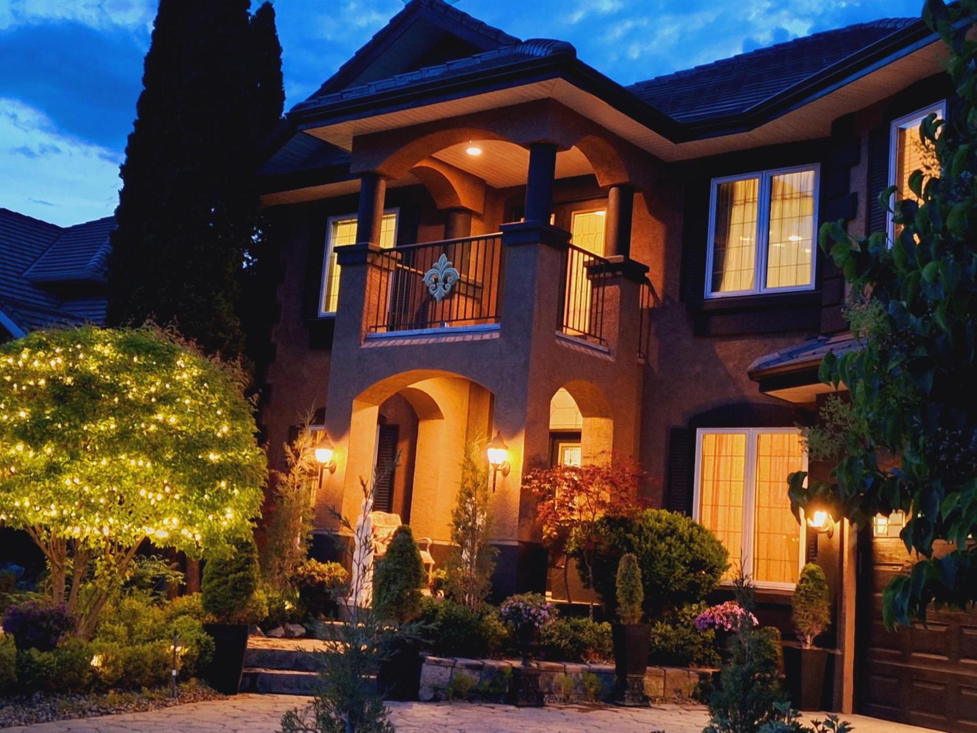 Villa Bellissimo Frantalia - La Galleriseum Versaliere Kelowna Buitenkant foto